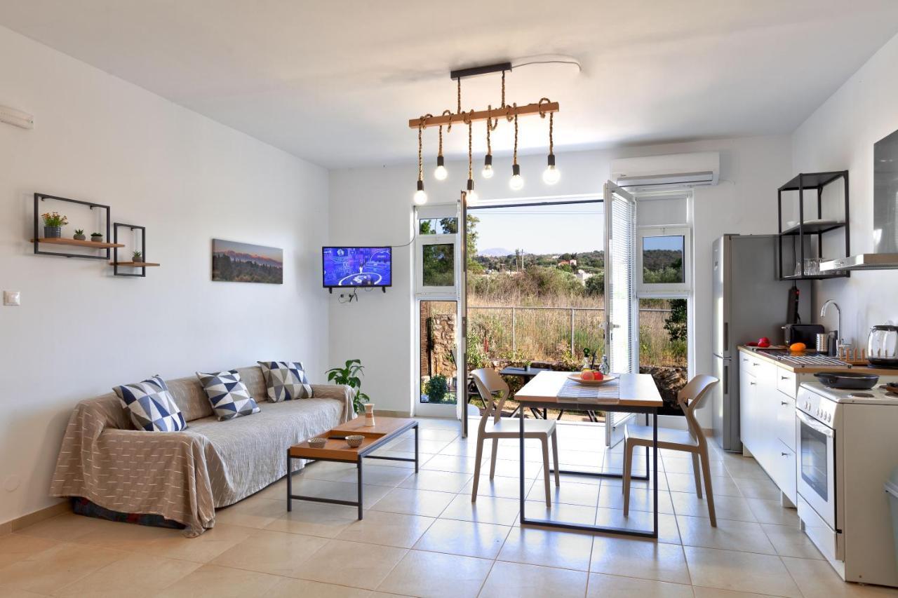 Livingfy Apt With Mountain View & Garden Vámos Dış mekan fotoğraf
