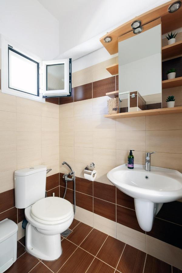 Livingfy Apt With Mountain View & Garden Vámos Dış mekan fotoğraf