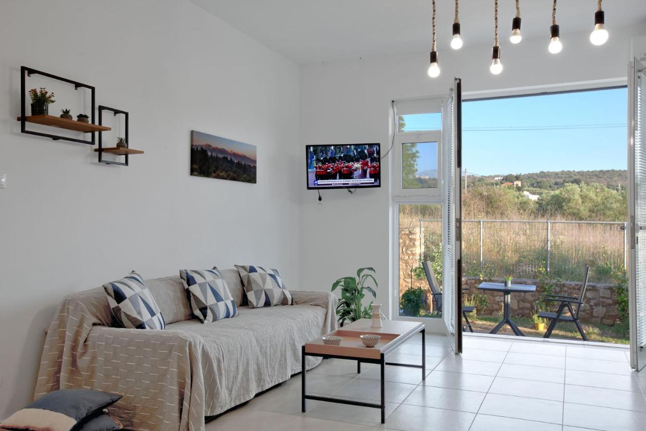 Livingfy Apt With Mountain View & Garden Vámos Dış mekan fotoğraf