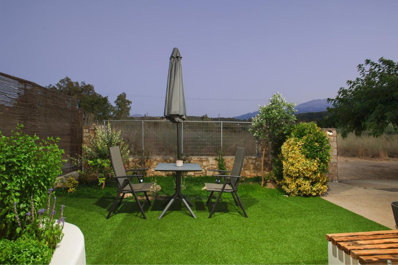 Livingfy Apt With Mountain View & Garden Vámos Dış mekan fotoğraf